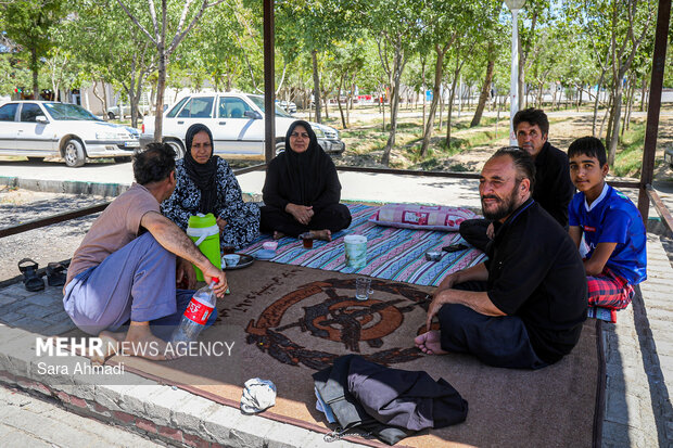اسکان زائران تشییع رهبر شهید در مشهد
