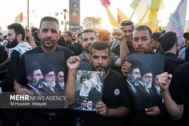 تشییع پیکر رهبر شهید انقلاب در کربلا