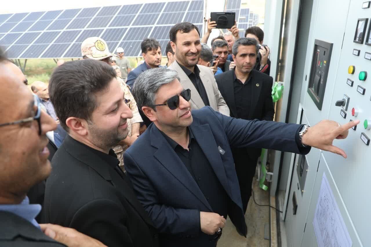 بهرهبرداری از نیروگاه خورشیدی ۶ مگاواتی شهرستان انگوت آغاز شد بهرهبرداری از نیروگاه خورشیدی ۶ مگاواتی شهرستان انگوت آغاز شد