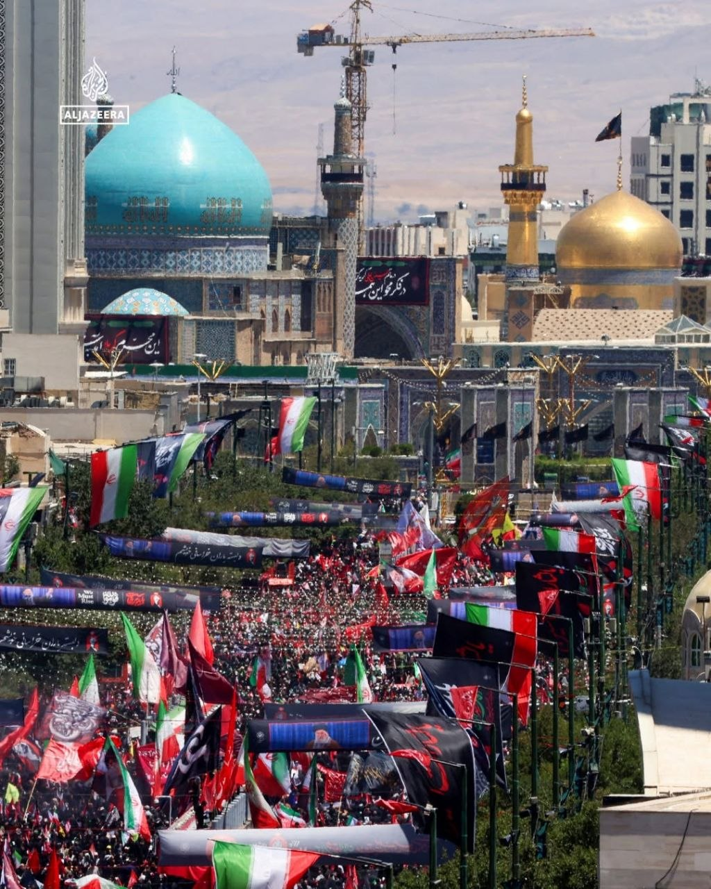 گزارش تصویری «الجزیره» از جمعیت میلیونی ایرانیها در تشییع رهبر شهید در مشهد