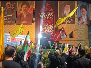 فریاد قیام مردم همدان همزمان با آیین تدفین رهبر شهید انقلاب