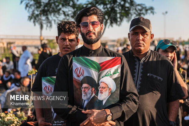 تشییع پیکر رهبر شهید انقلاب در نجف اشرف