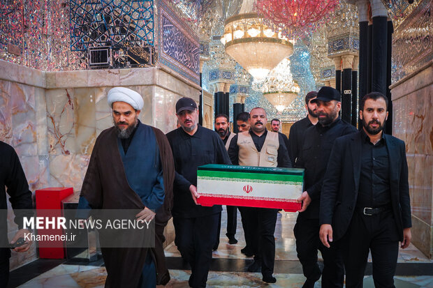 تشییع پیکر رهبر شهید انقلاب در نجف اشرف