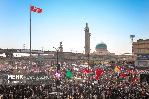 تشییع پیکر رهبر شهید انقلاب در نجف اشرف