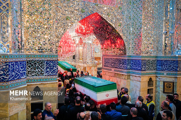 تشییع پیکر رهبر شهید انقلاب در نجف اشرف
