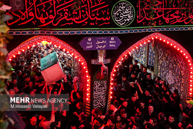 تشییع رهبر شهید انقلاب در کربلا
