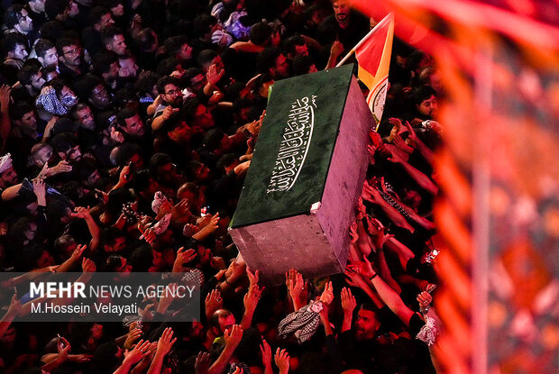Irak’ın Kerbela kentinde Şehit Ayetullah Hamaney için cenaze töreni düzenlendi
