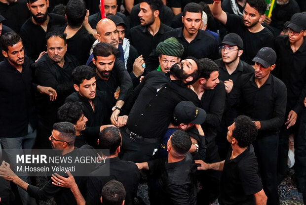 Funeral procession of martyred Leader in Karbala
