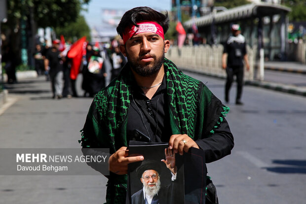 مشهد در انتظار آقای شهید ایران - ۲