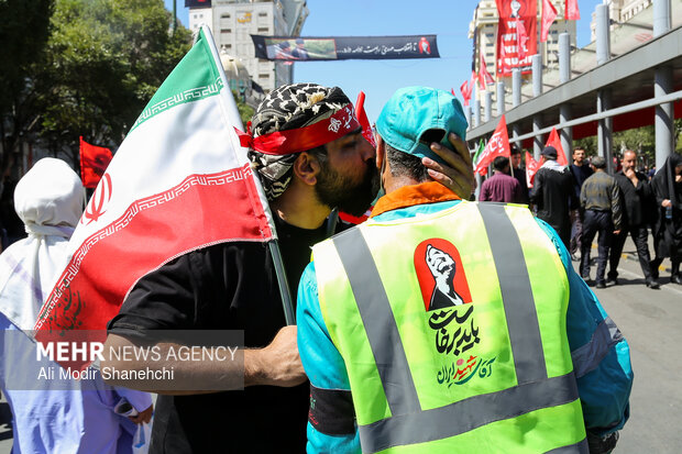 مشهد در انتظار آقای شهید ایران - ۳