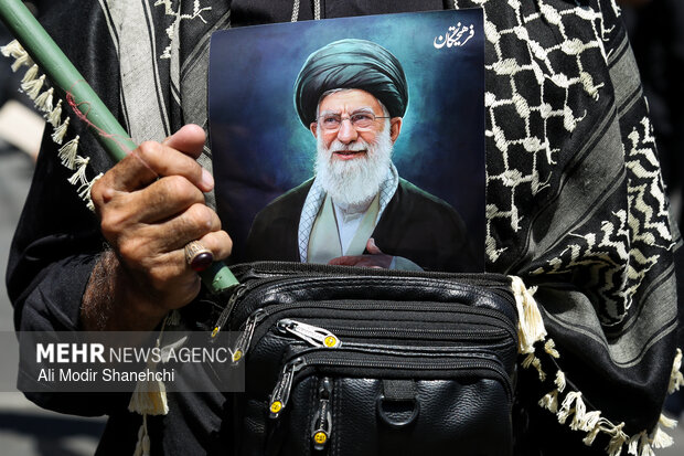 مشهد در انتظار آقای شهید ایران - ۳