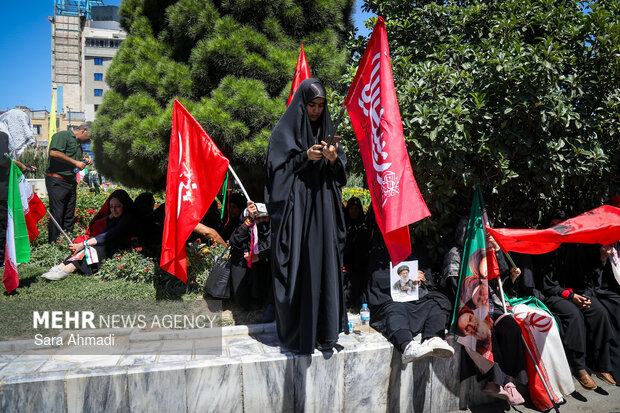 مشهد در انتظار آقای شهید ایران - ۴