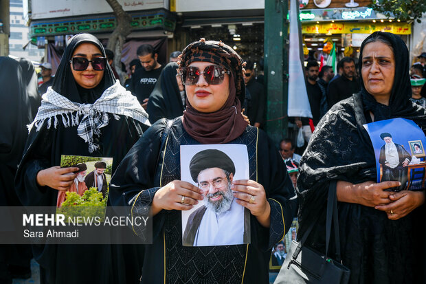 مشهد در انتظار آقای شهید ایران - ۴