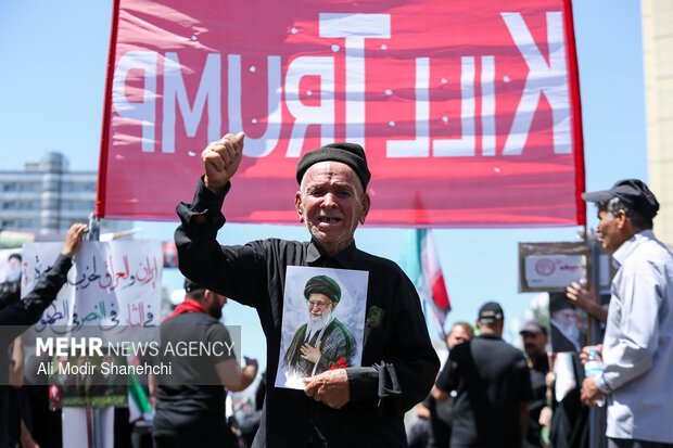 تشییع رهبر شهید انقلاب در مشهد - ۱