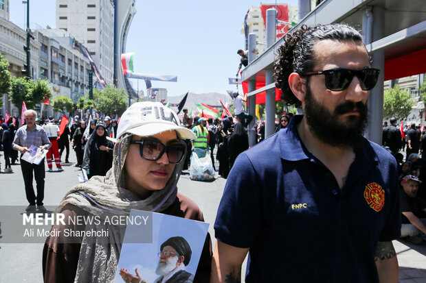 تشییع رهبر شهید انقلاب در مشهد - ۱