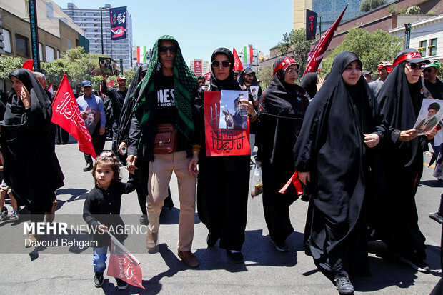 تشییع رهبر شهید انقلاب در مشهد - ۲
