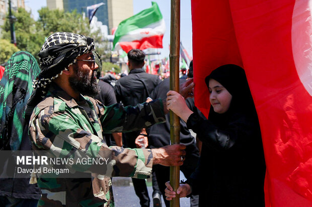 تشییع رهبر شهید انقلاب در مشهد - ۲