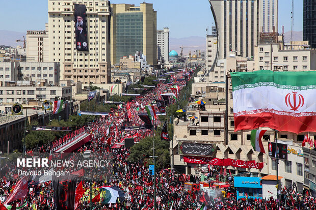 تشییع رهبر شهید انقلاب در مشهد - ۲