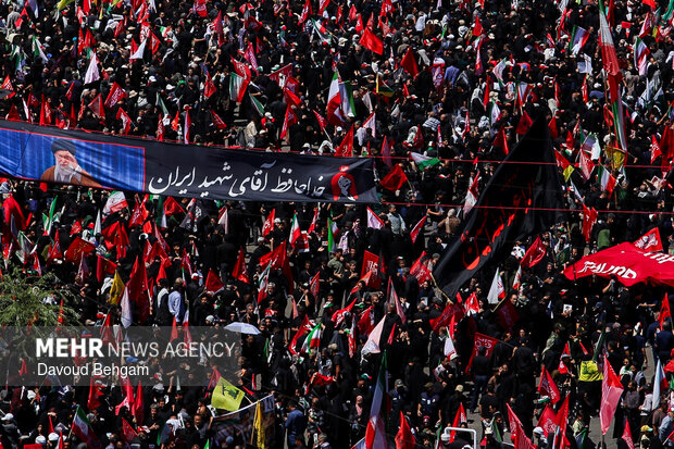 تشییع رهبر شهید انقلاب در مشهد - ۲