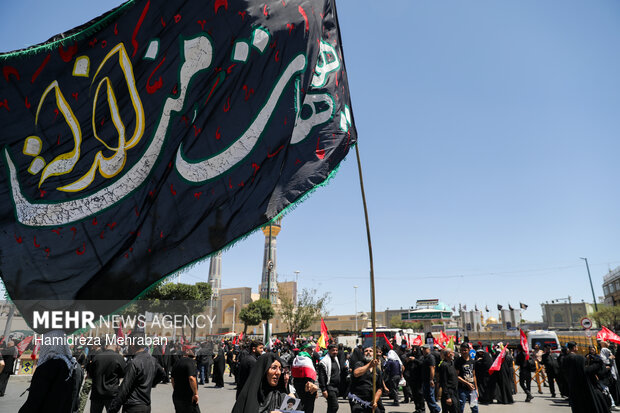 تشییع پیکر رهبر شهید انقلاب در مشهد - ۳
