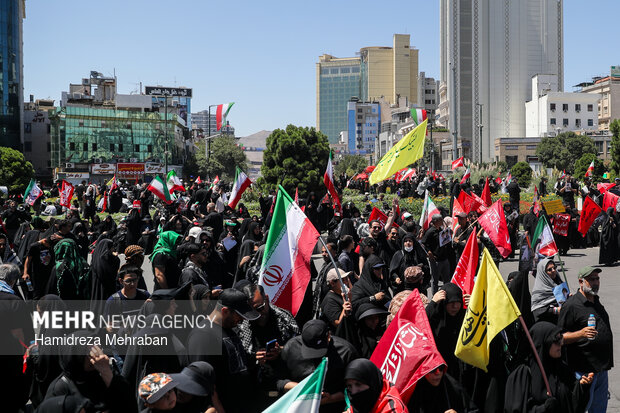 تشییع پیکر رهبر شهید انقلاب در مشهد - ۳