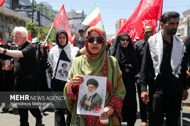 تشییع پیکر رهبر شهید انقلاب در مشهد - ۳
