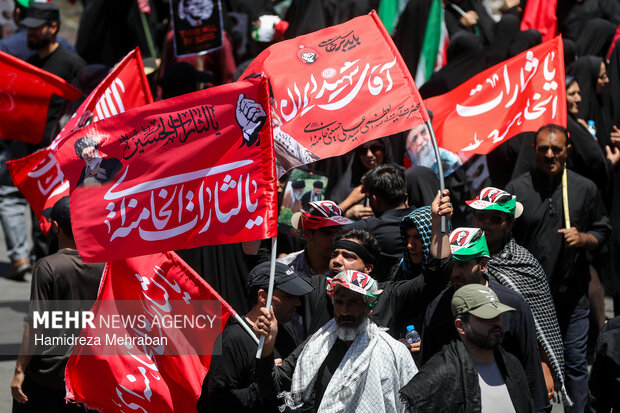 تشییع پیکر رهبر شهید انقلاب در مشهد - ۳