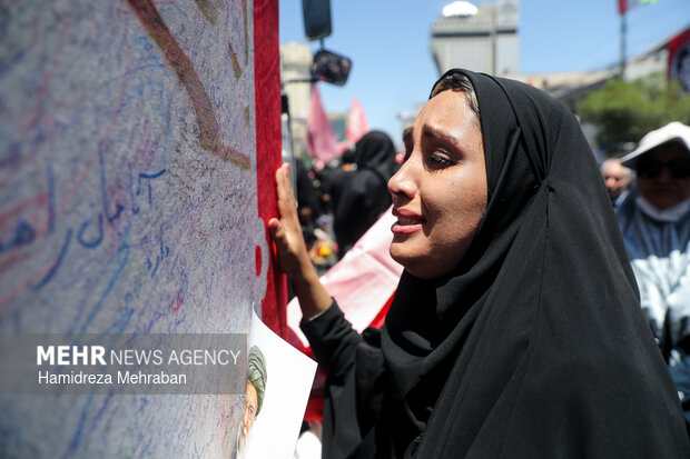 تشییع پیکر رهبر شهید انقلاب در مشهد - ۳