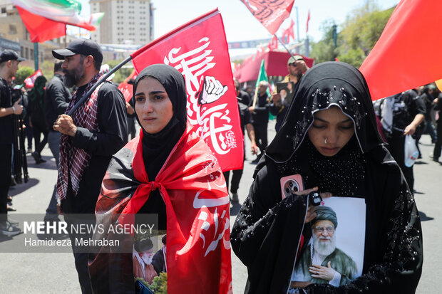 تشییع پیکر رهبر شهید انقلاب در مشهد - ۳