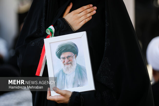 تشییع پیکر رهبر شهید انقلاب در مشهد - ۳