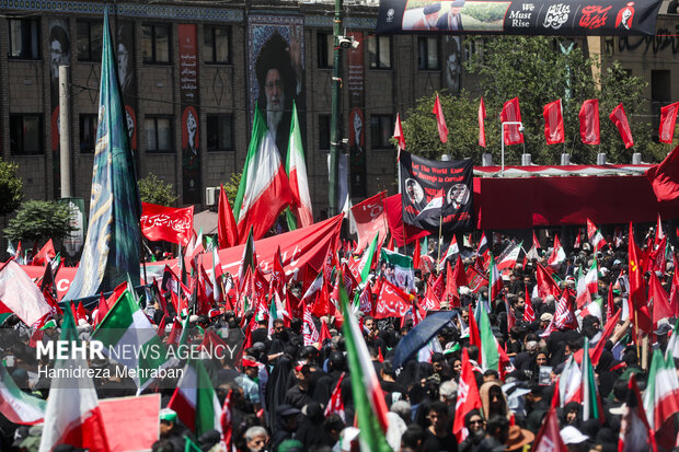 تشییع پیکر رهبر شهید انقلاب در مشهد - ۳