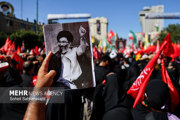 تشییع رهبر شهید انقلاب در مشهد - ۴
