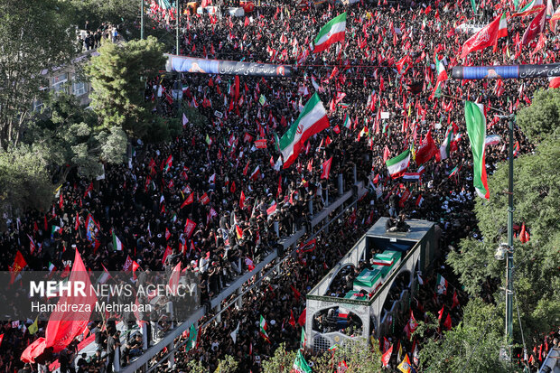 تشییع پیکر رهبر شهید انقلاب در مشهد
