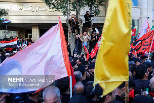 تشییع پیکر رهبر شهید انقلاب در مشهد - ۴