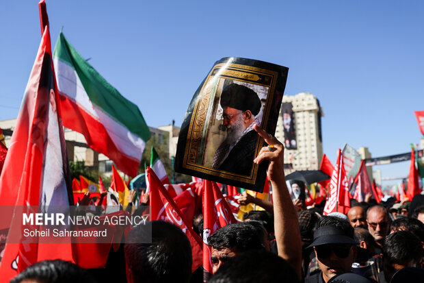 تشییع پیکر رهبر شهید انقلاب در مشهد - ۴