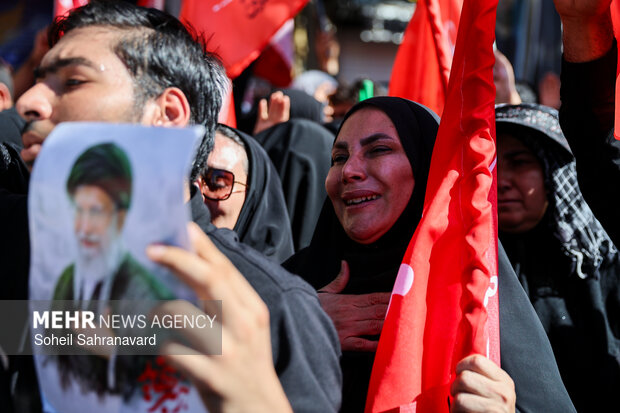 تشییع پیکر رهبر شهید انقلاب در مشهد - ۴