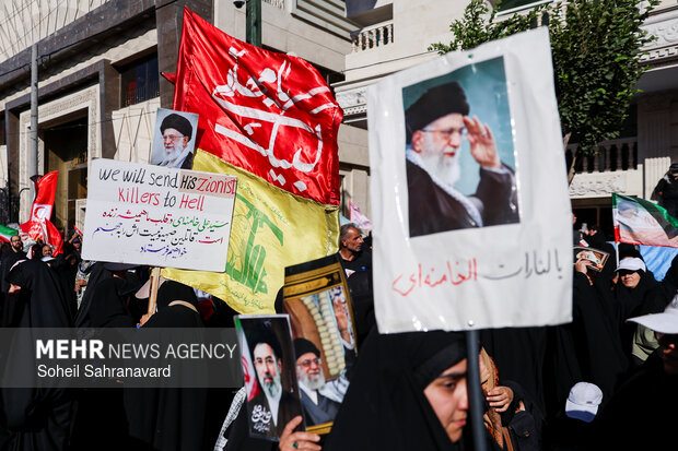 تشییع پیکر رهبر شهید انقلاب در مشهد - ۴