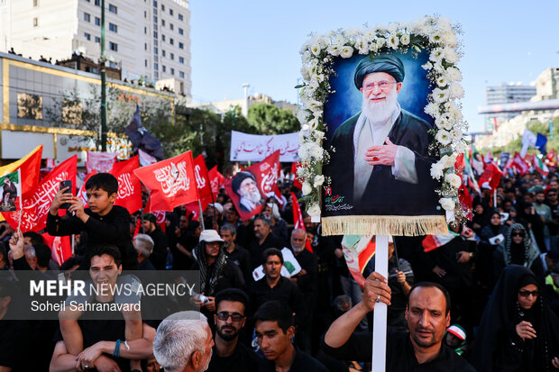 تشییع پیکر رهبر شهید انقلاب در مشهد - ۴