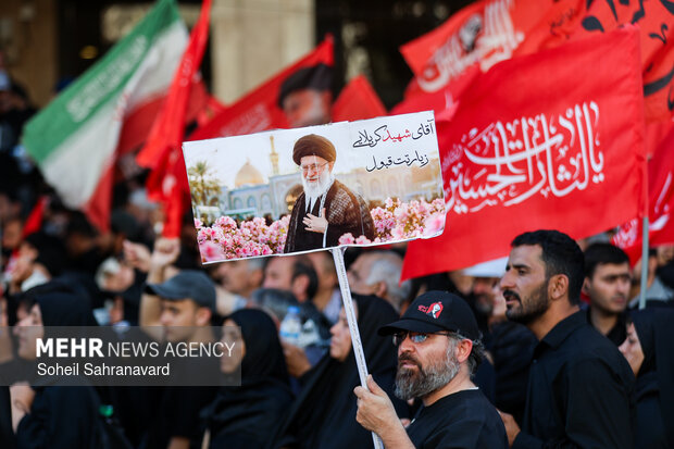 تشییع پیکر رهبر شهید انقلاب در مشهد - ۴