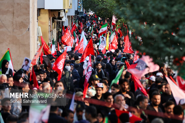 تشییع پیکر رهبر شهید انقلاب در مشهد - ۴