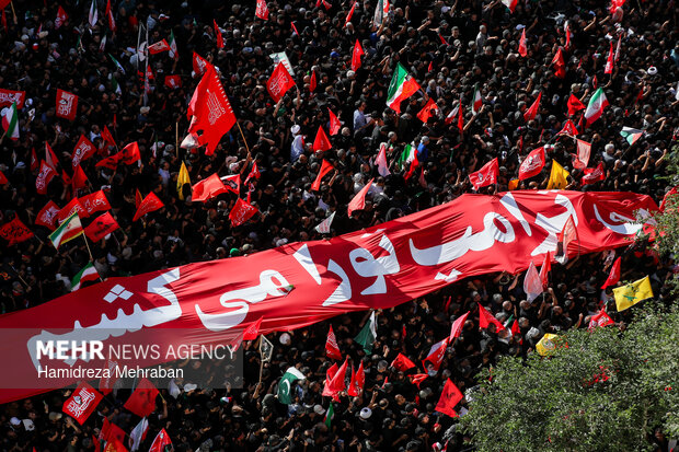 تشییع پیکر رهبر شهید انقلاب در مشهد - ۳