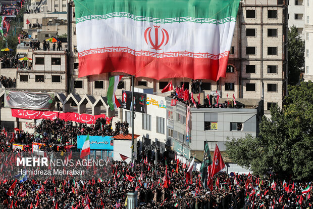تشییع پیکر رهبر شهید انقلاب در مشهد - ۳