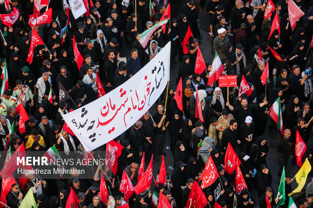 تشییع پیکر رهبر شهید انقلاب در مشهد - ۳