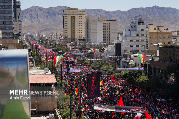 تشییع پیکر رهبر شهید انقلاب در مشهد - ۵