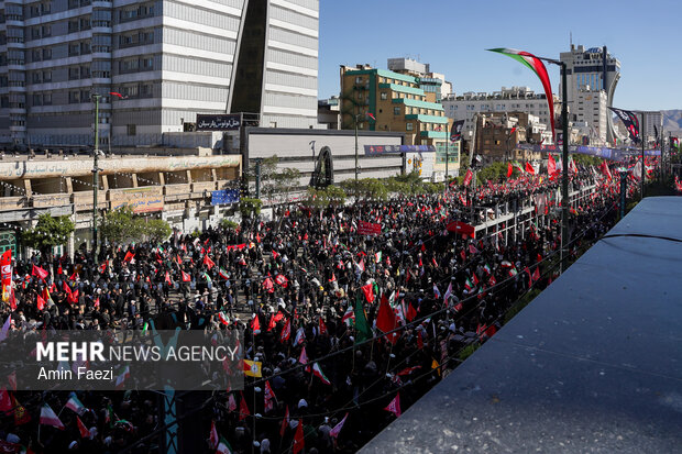 تشییع پیکر رهبر شهید انقلاب در مشهد - ۵