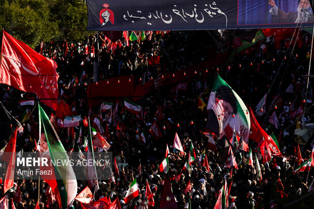 تشییع پیکر رهبر شهید انقلاب در مشهد - ۵