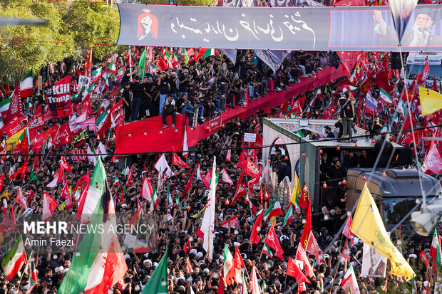 تشییع پیکر رهبر شهید انقلاب در مشهد - ۵