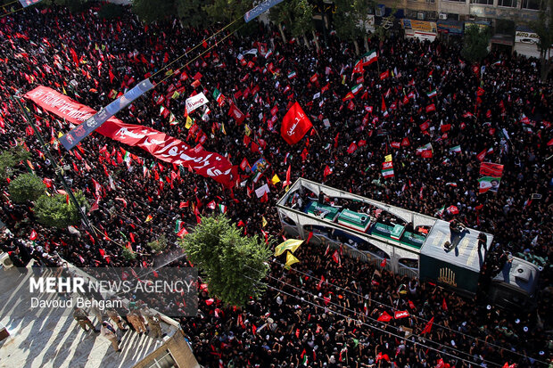 تشییع پیکر رهبر شهید انقلاب در مشهد - ۲