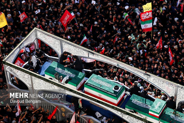تشییع پیکر رهبر شهید انقلاب در مشهد - ۲