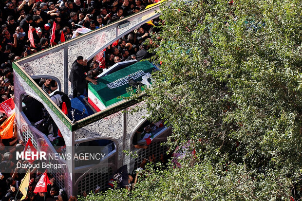 تشییع پیکر رهبر شهید انقلاب در مشهد - ۲